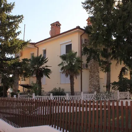 Apartments With A Swimming Pool Valbandon, Fazana - 7257