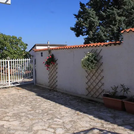 Apartment Apartments With A Swimming Pool Valbandon, Fazana - 7257 *